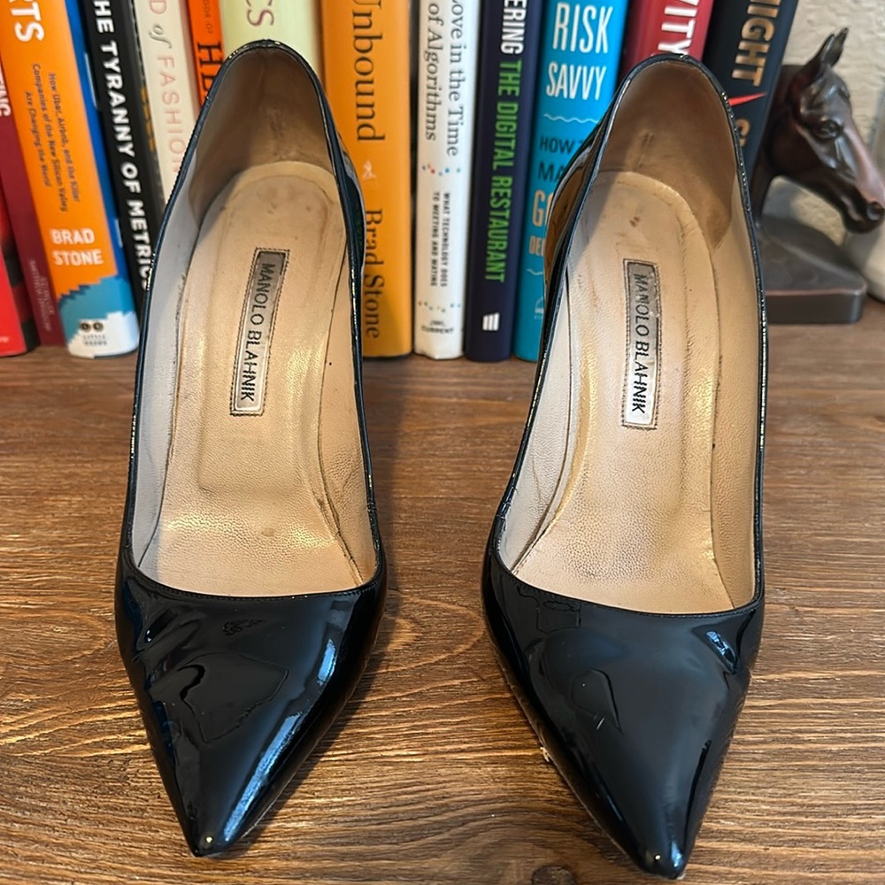 Black patent Manolo BB pump, size 37